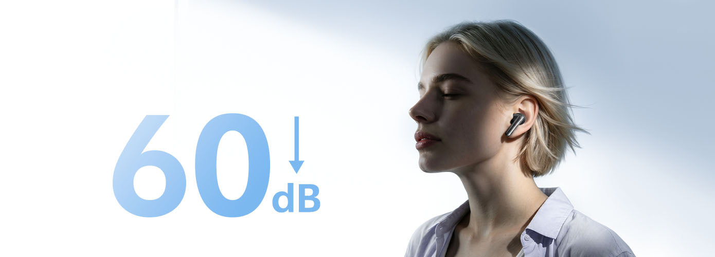 Mujer con auriculares Bluetooth, cancelación de ruido de 60 dB – ideal para trabajar concentrada en la oficina.