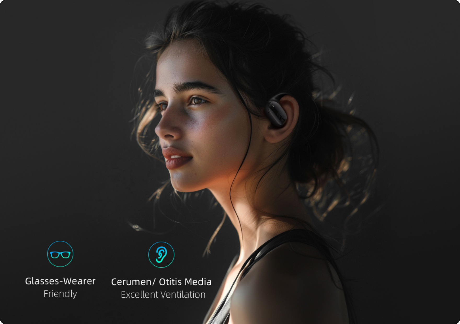 Mujer con auriculares abiertos, compatibles con gafas y buena ventilación para cerumen o infección del oído medio.