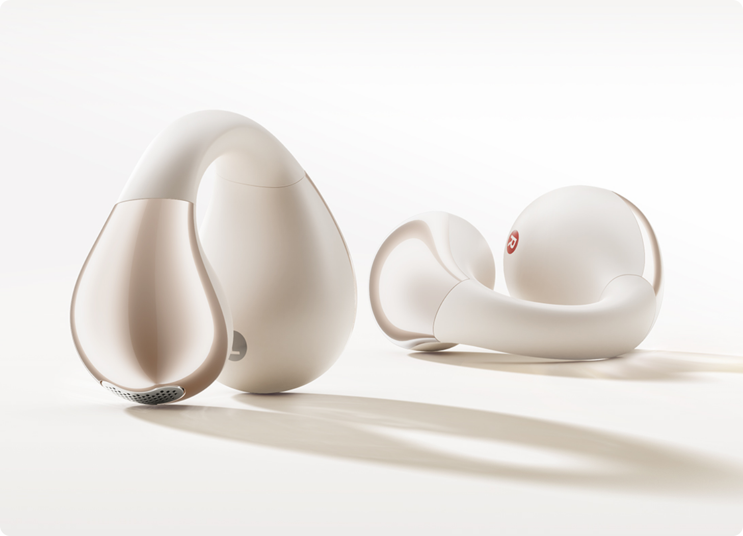 Auriculares inalámbricos intrauditivos blancos con diseño ergonómico y estuche de carga.