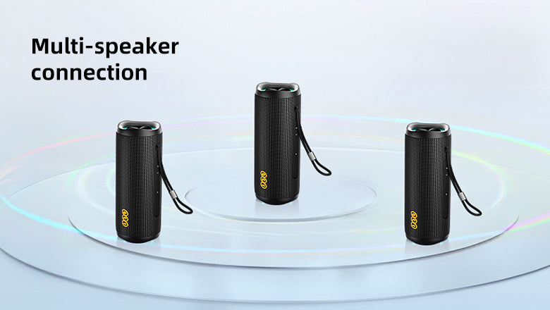 Tres altavoces Bluetooth portátiles negros con conexión múltiple para sonido estéreo.