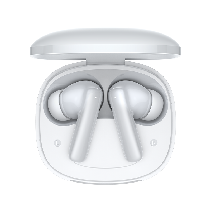 Auriculares True Wireless QCY T13 Pro en blanco, estuche de carga abierto con auriculares izquierdo y derecho visibles.