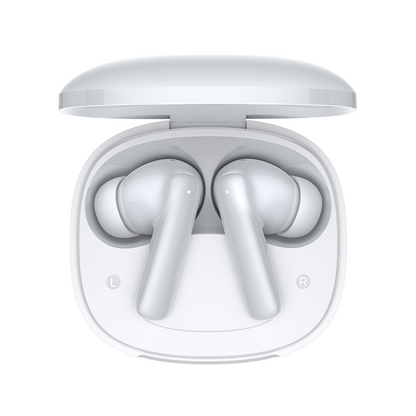 Auriculares True Wireless QCY T13 Pro en blanco, estuche de carga abierto con auriculares izquierdo y derecho visibles.