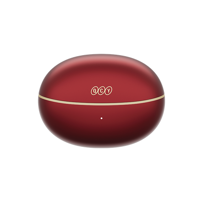 QCY Crossky C30S estuche de carga rojo cerrado, vista frontal con el logo de QCY y pantalla LED