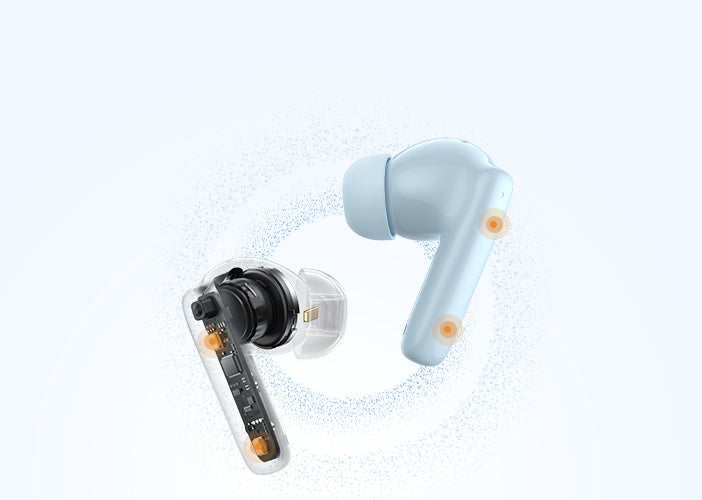 Auriculares Bluetooth con interior transparente y superficie azul, detalles de diseño modernos y componentes técnicos visibles